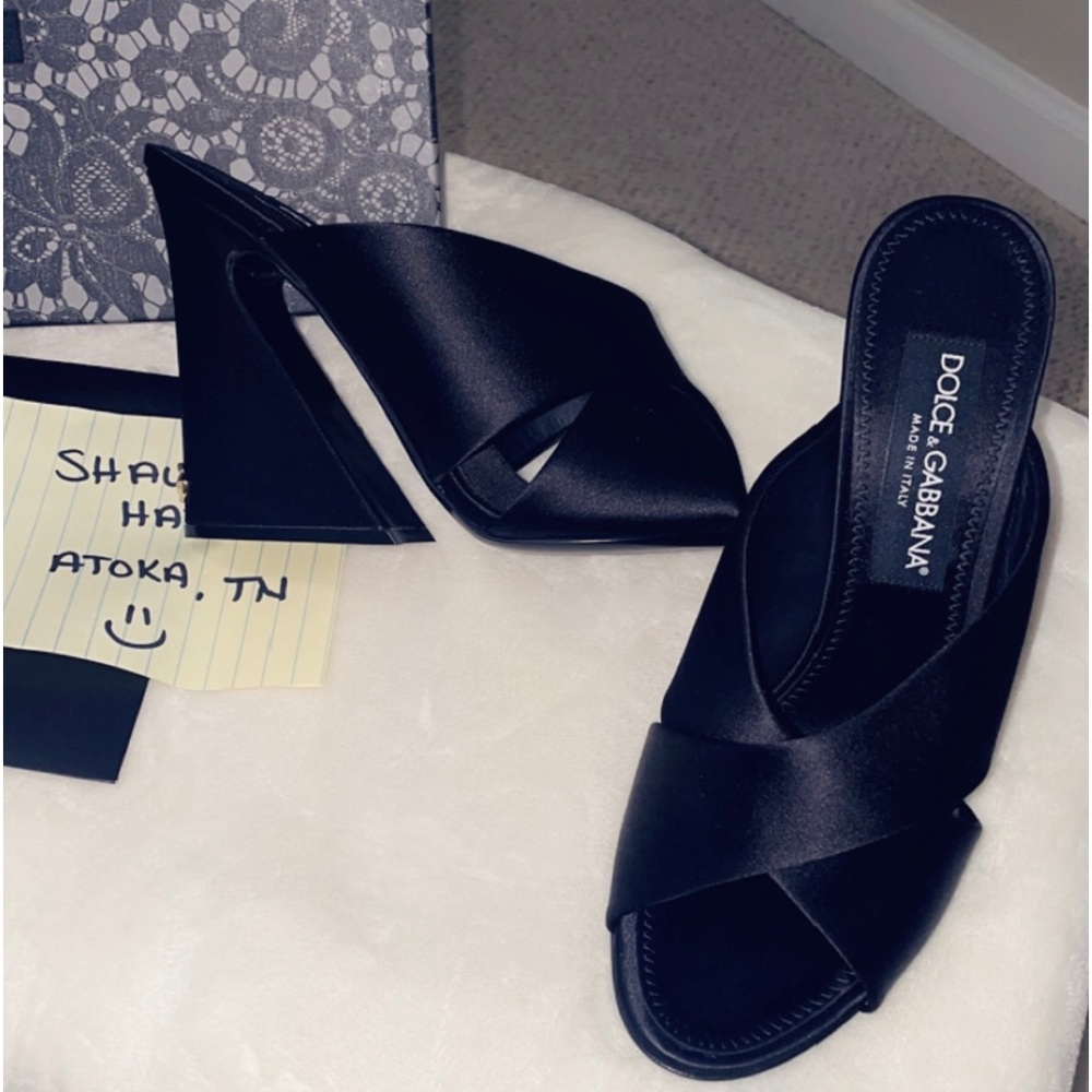 DOLCE & GABBANA KEIRA 105 MULES IN SATIN